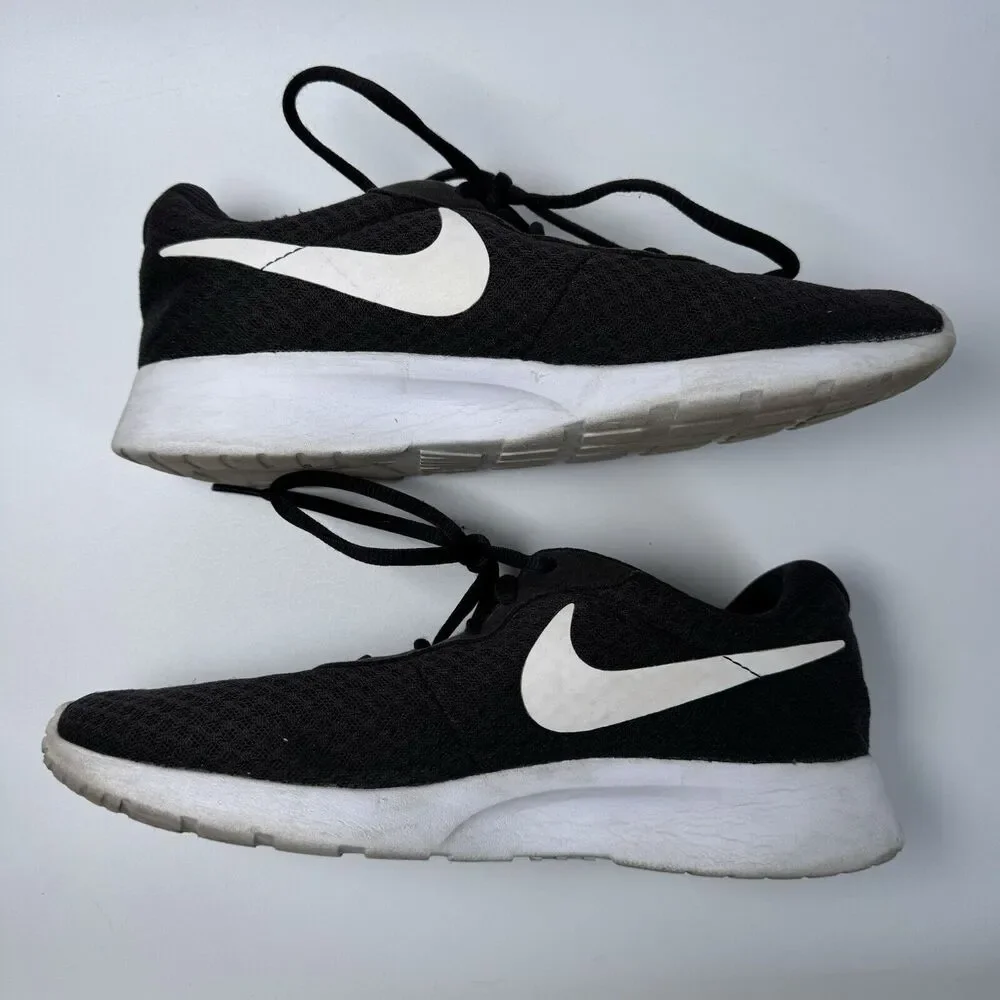 Nike Tanjun Running Shoes Black White 812655-011 Women’s 8 Lightweight Sneaker - Picture 5 of 9